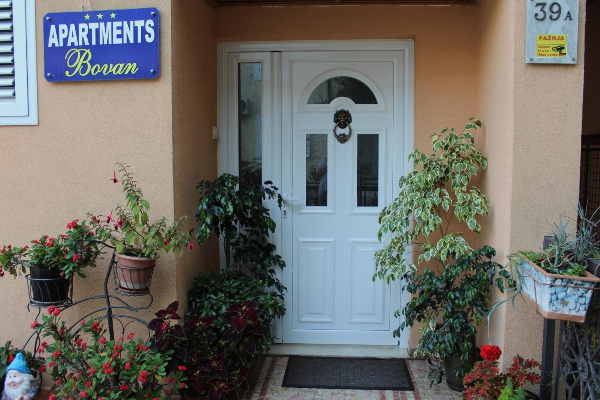 הרצג-נובי Apartments Bovan מראה חיצוני תמונה